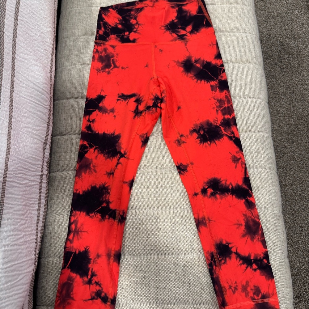 Lululemon Tie-Dye Leggings - Red and Black